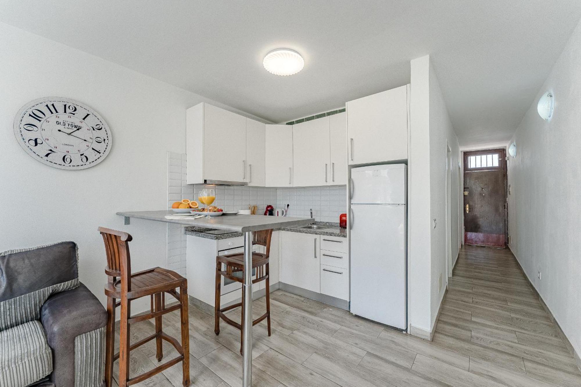Primavera Tranquil Retreat 2-Bedroom Apartment With Balcony, Garden View & Fiber Wifi Arona  Exterior photo