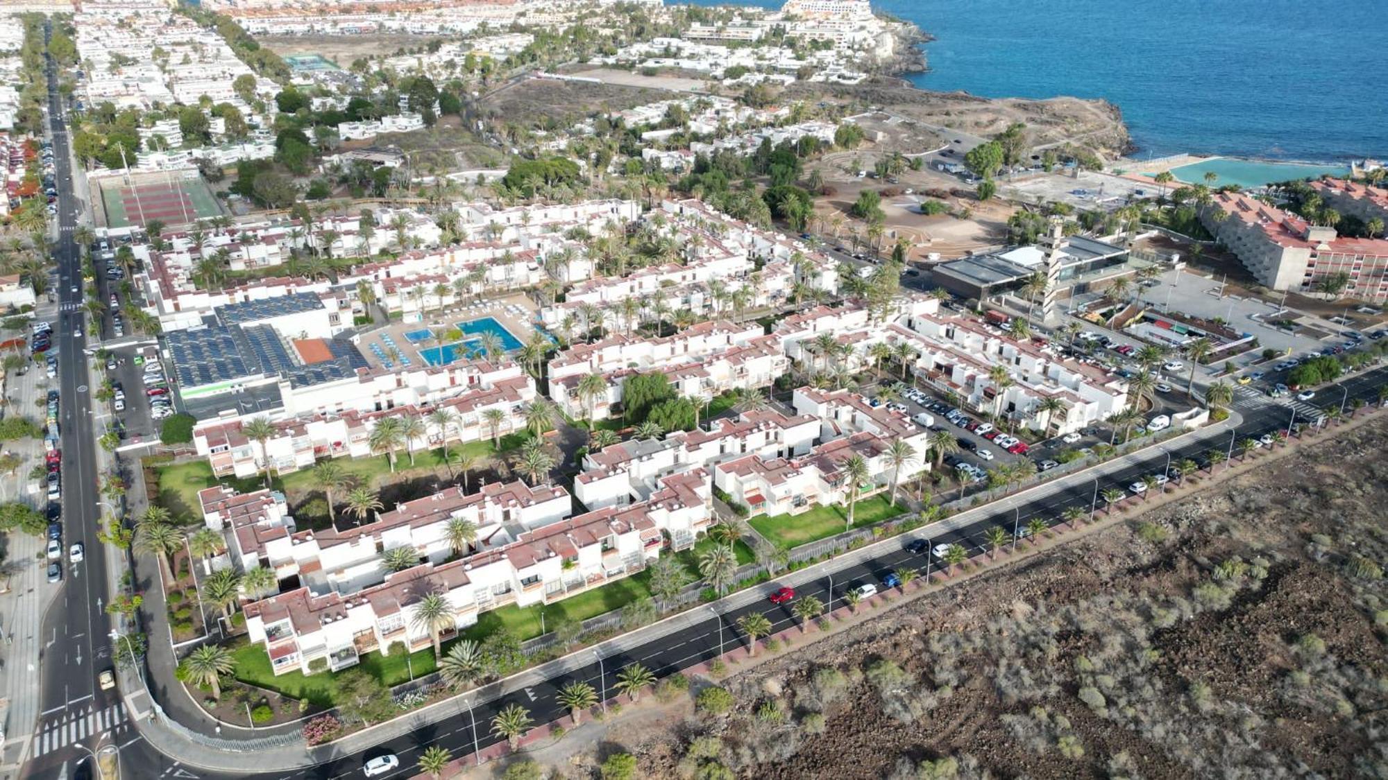 Primavera Tranquil Retreat 2-Bedroom Apartment With Balcony, Garden View & Fiber Wifi Arona  Exterior photo
